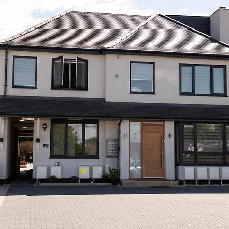 Walnut Flats-F4, 2-Bedroom With Ensuite - Parking, Netflix, Wifi - Close To Oxford, Bicester & Blenheim Palace Kidlington Luaran gambar