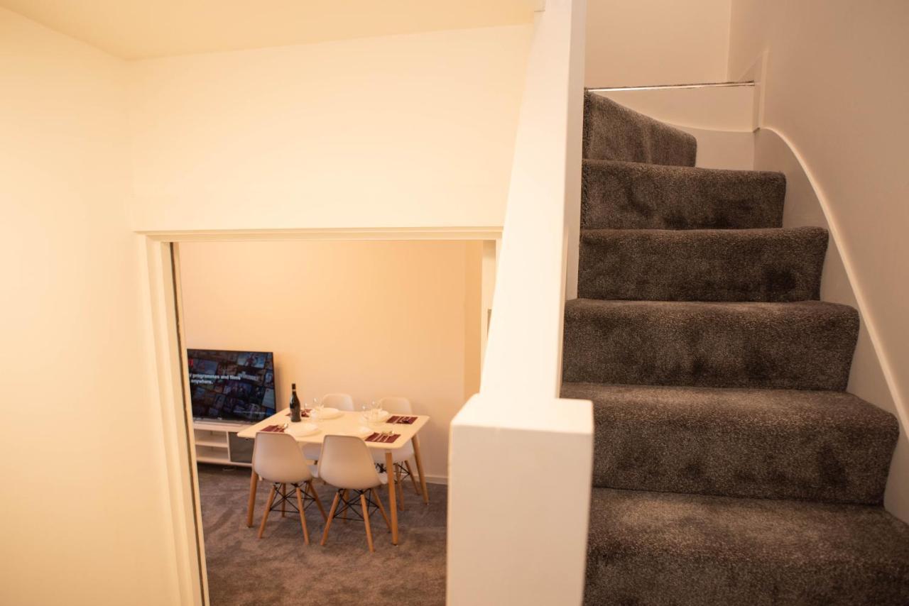 Walnut Flats-F4, 2-Bedroom With Ensuite - Parking, Netflix, Wifi - Close To Oxford, Bicester & Blenheim Palace Kidlington Luaran gambar