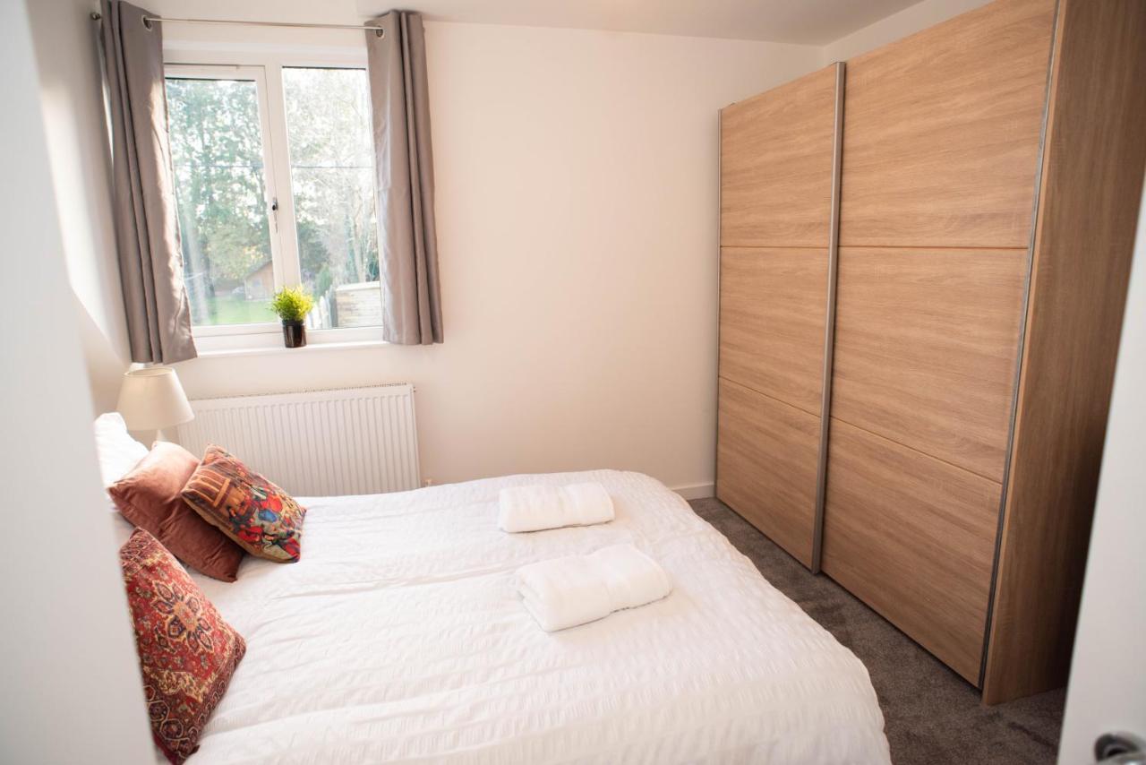 Walnut Flats-F4, 2-Bedroom With Ensuite - Parking, Netflix, Wifi - Close To Oxford, Bicester & Blenheim Palace Kidlington Luaran gambar