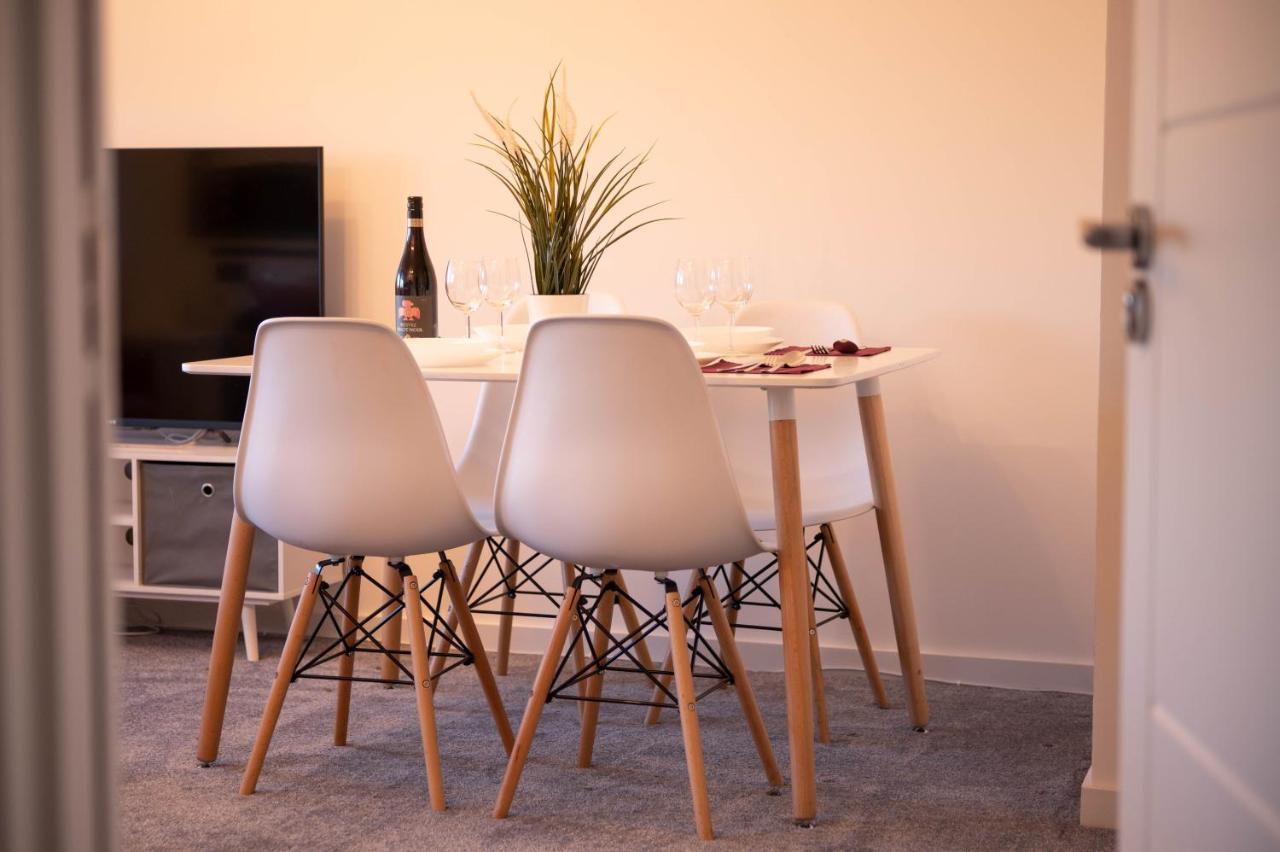 Walnut Flats-F4, 2-Bedroom With Ensuite - Parking, Netflix, Wifi - Close To Oxford, Bicester & Blenheim Palace Kidlington Luaran gambar